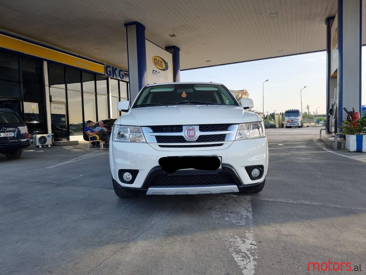 2012' Fiat Freemont photo #3