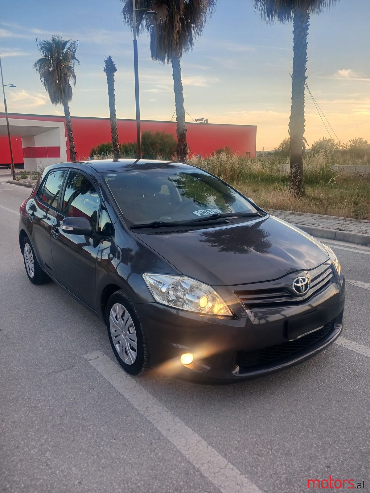 2010' Toyota Auris photo #1