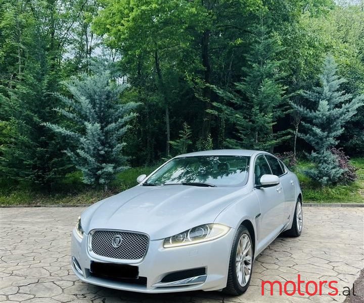 2012' Jaguar XF photo #3