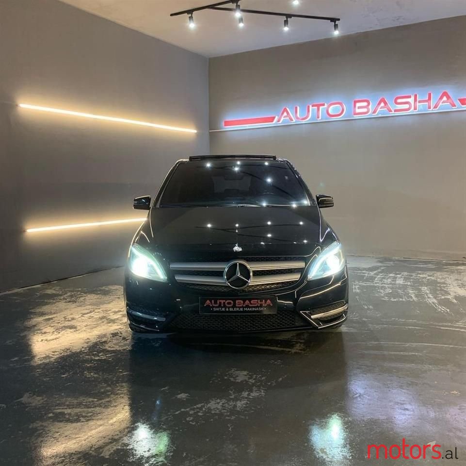 2013' Mercedes-Benz B 200 photo #3