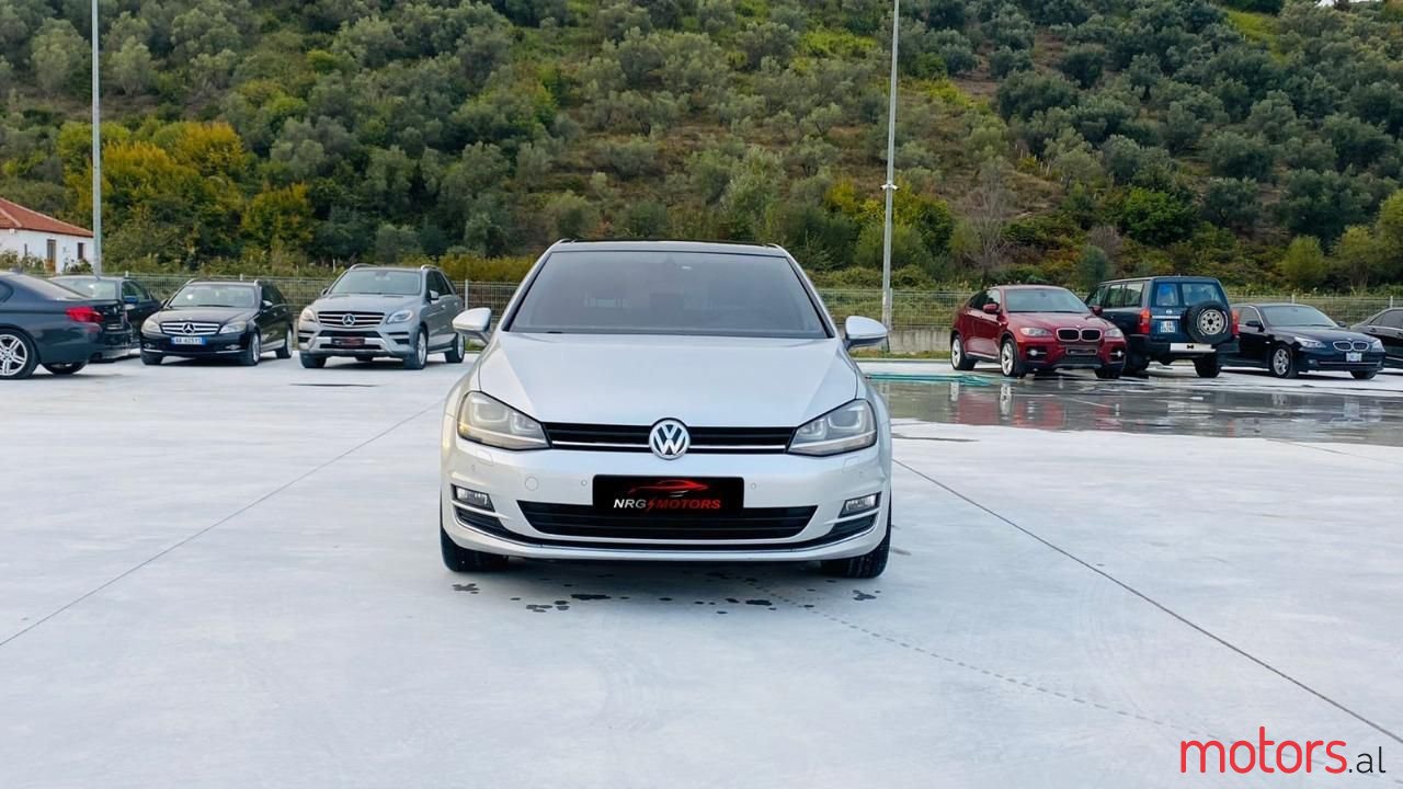 2013' Volkswagen Golf photo #2