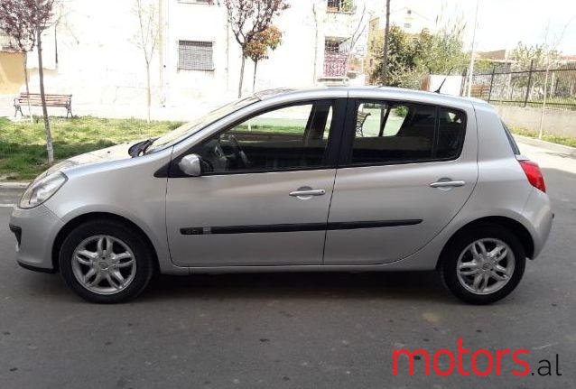 2005' Renault Clio photo #1