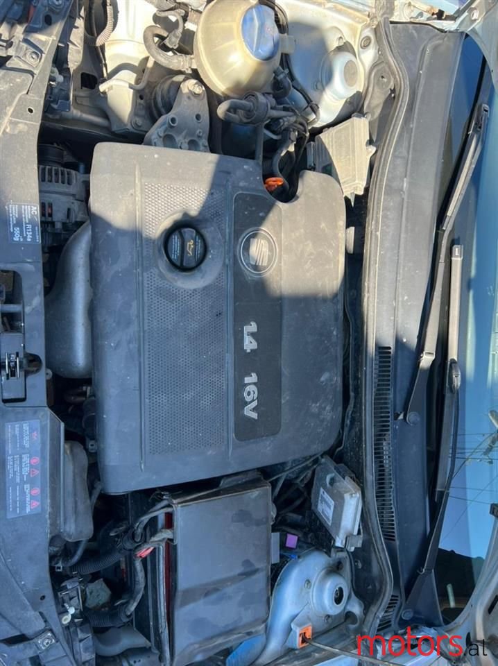 2003' SEAT Cordoba photo #4