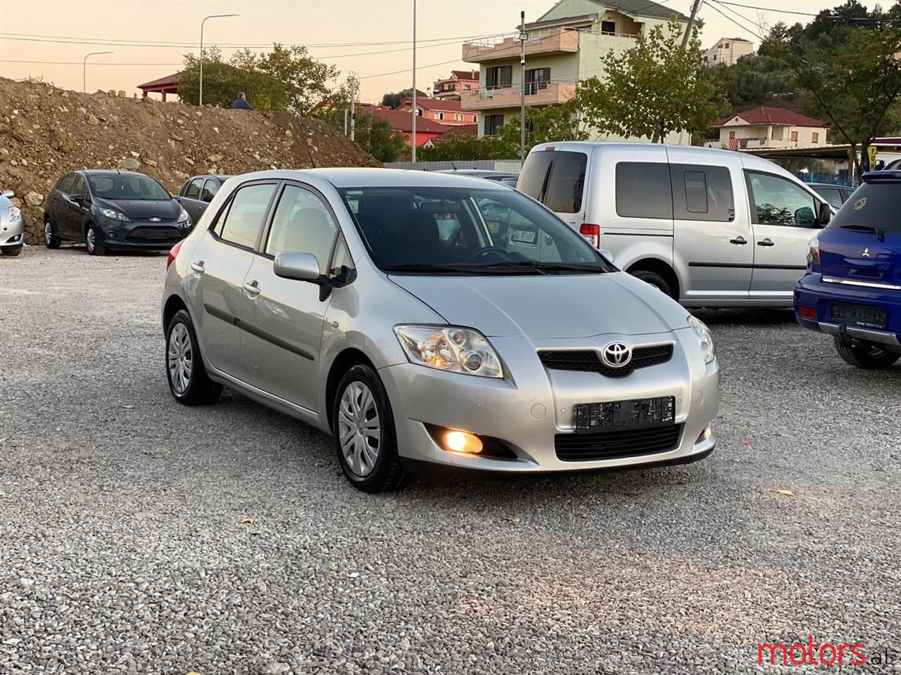 2007' Toyota Auris photo #1