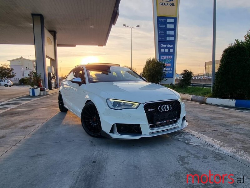 2013' Audi RS3 photo #3