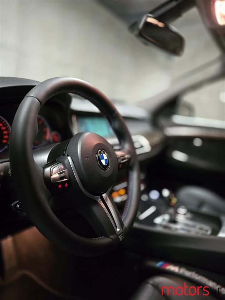 2012' BMW 520 photo #2