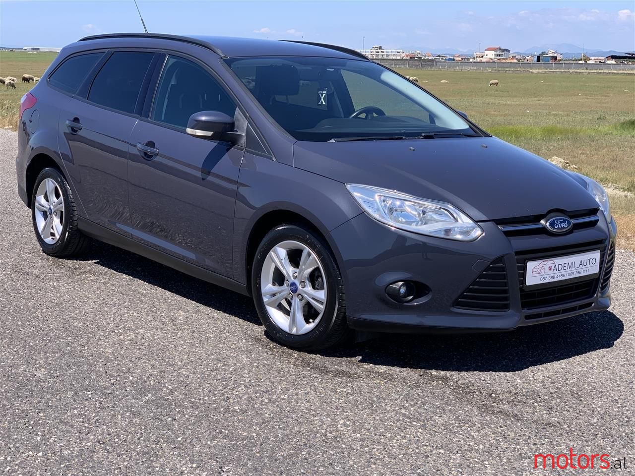 2011' Ford Focus photo #3