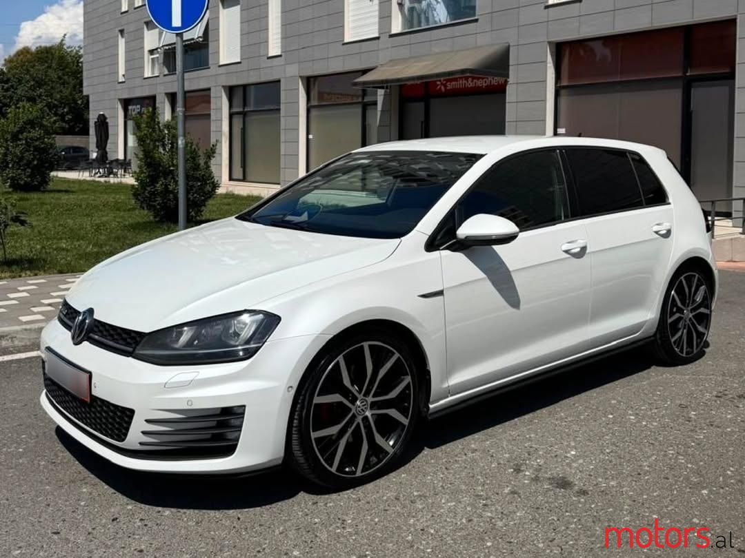 2014' Volkswagen Golf photo #5