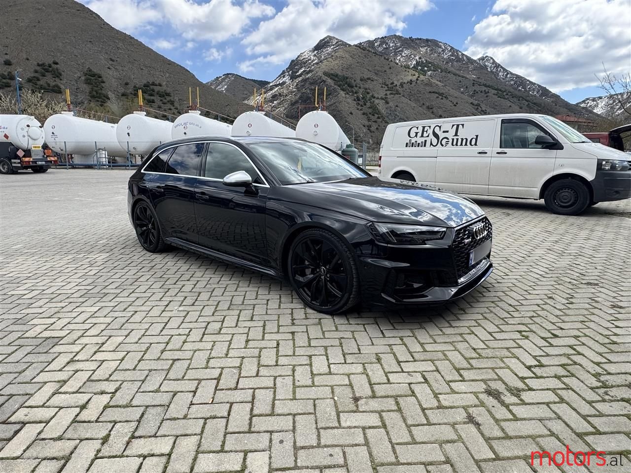 2019' Audi RS4 photo #2