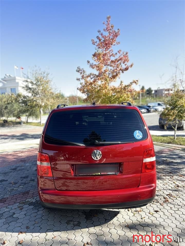 2006' Volkswagen Touran photo #6