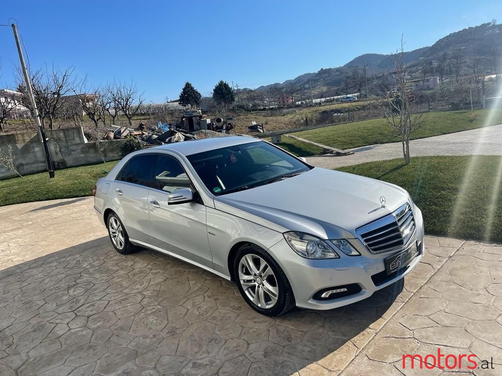 2010' Mercedes-Benz E 350 photo #6