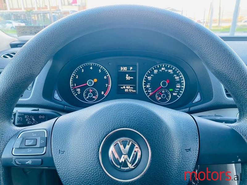 2013' Volkswagen Passat photo #6