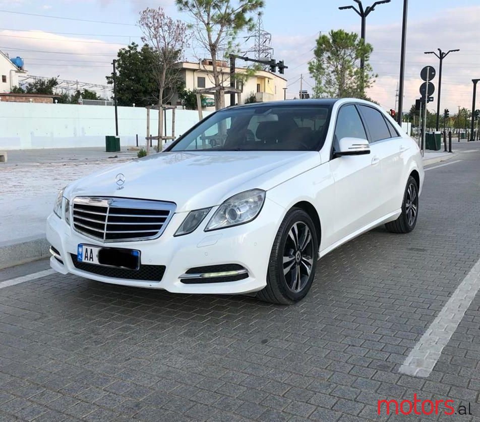 2013' Mercedes-Benz E 200 photo #1