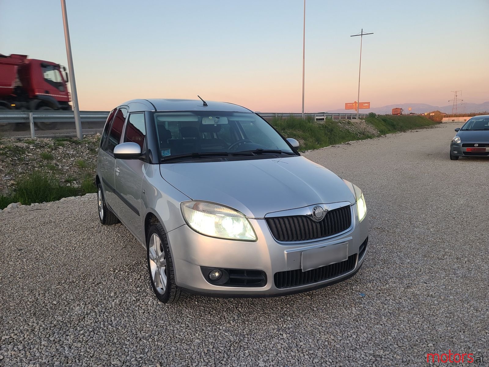 2009' Skoda Roomster photo #2