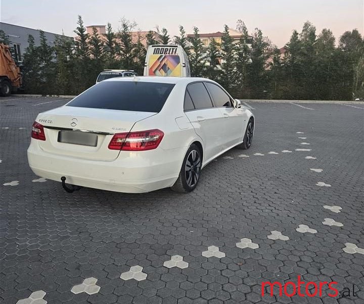 2013' Mercedes-Benz E 250 photo #3