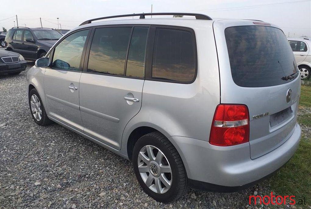 2006' Volkswagen Touran photo #1