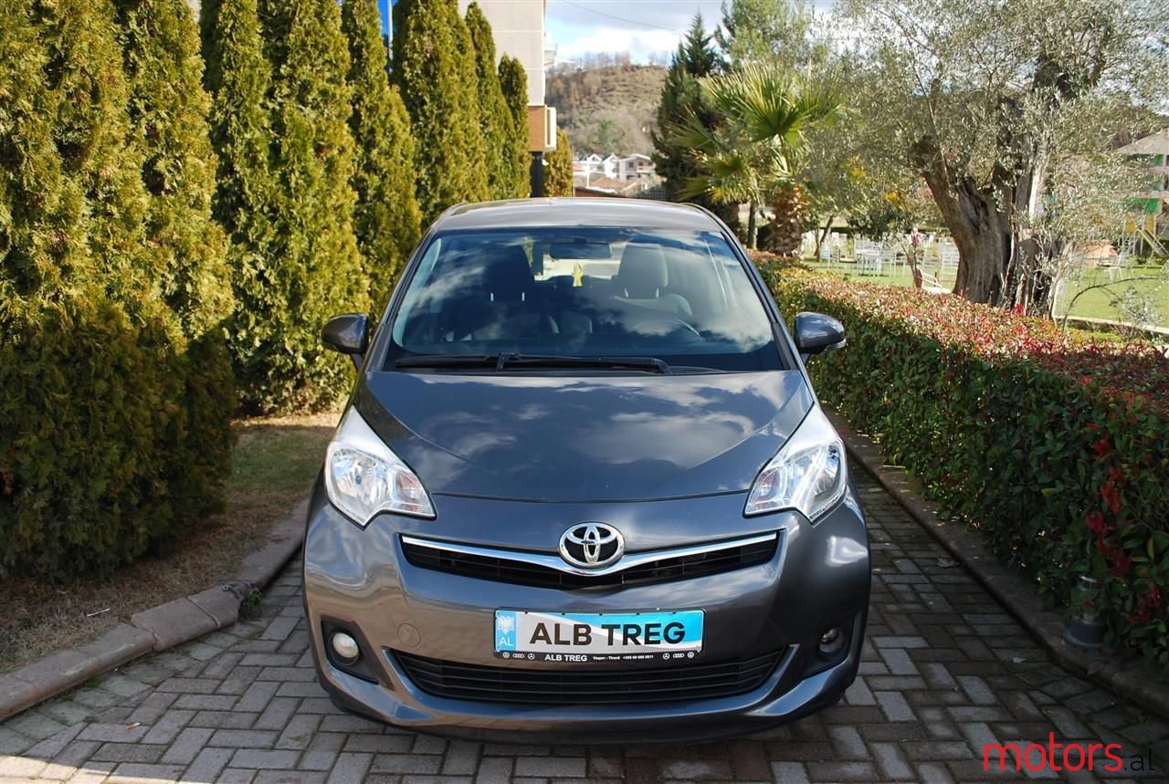 2012' Toyota Verso S photo #6