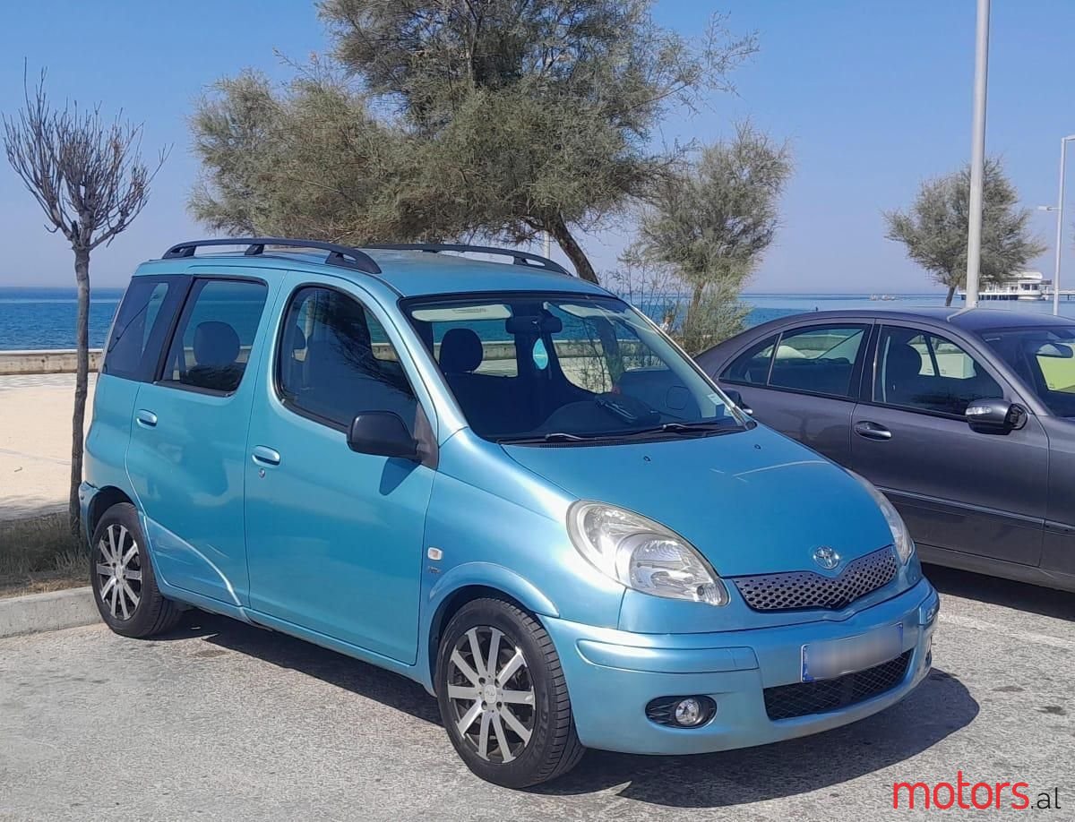 2006' Toyota Verso photo #1