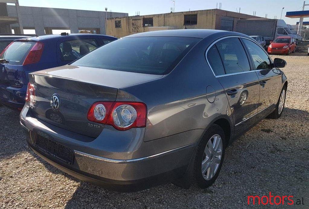 2007' Volkswagen Passat photo #2