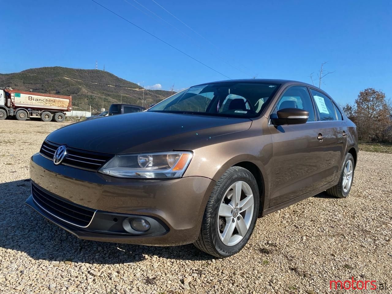 2012' Volkswagen Jetta photo #4