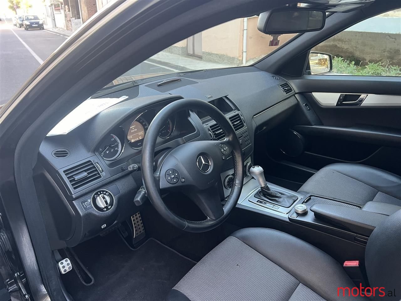 2010' Mercedes-Benz C 200 photo #3