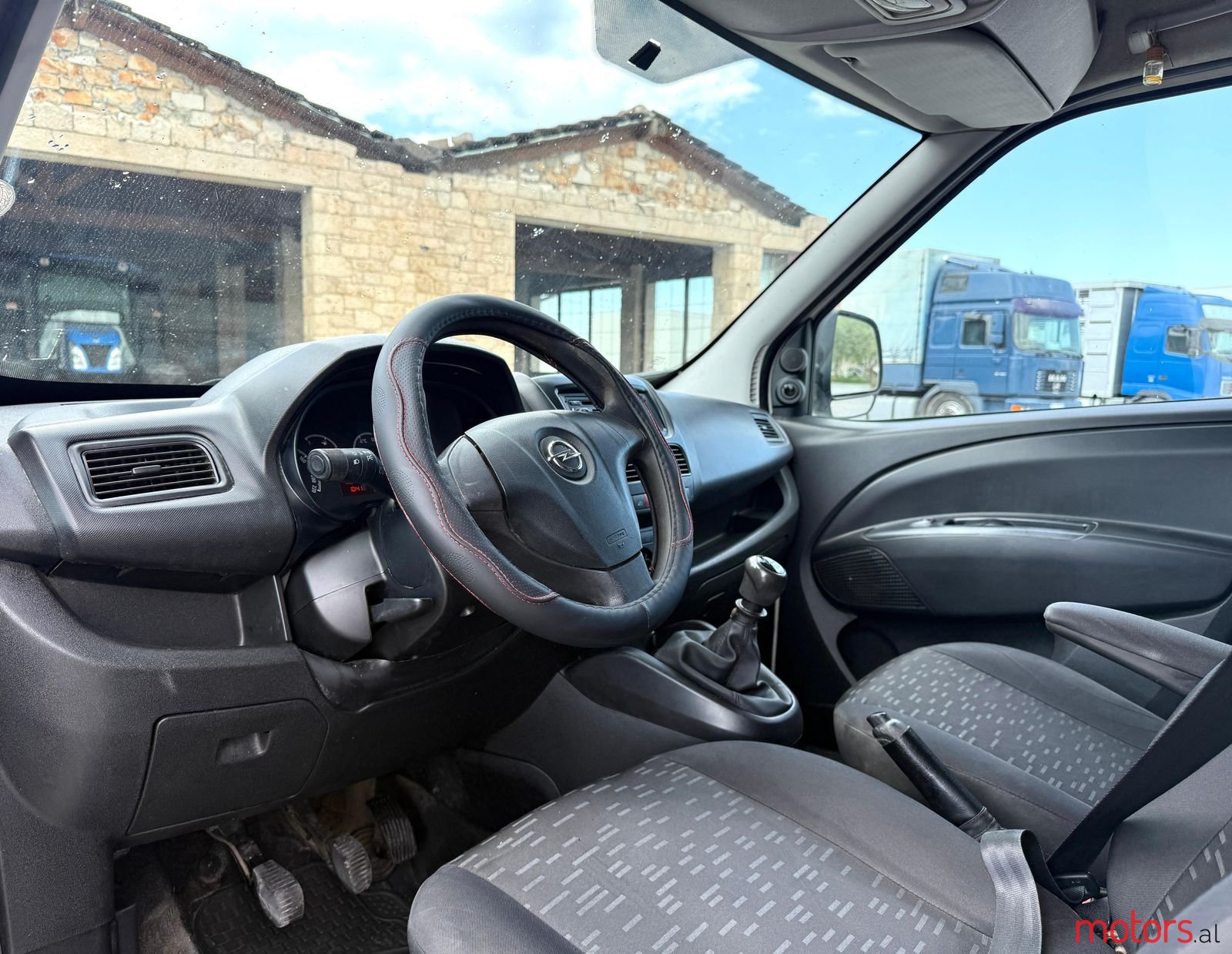 2011' Opel Combo photo #3