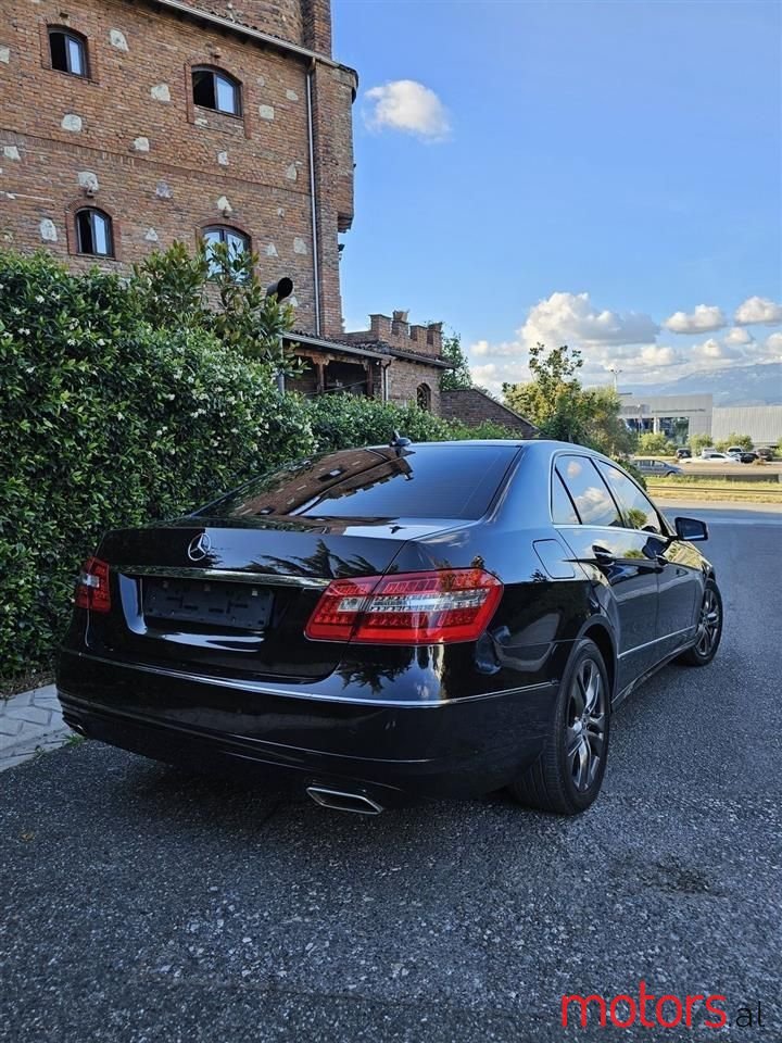 2012' Mercedes-Benz E 220 photo #4