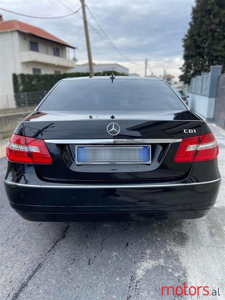 2010' Mercedes-Benz E 220 photo #4