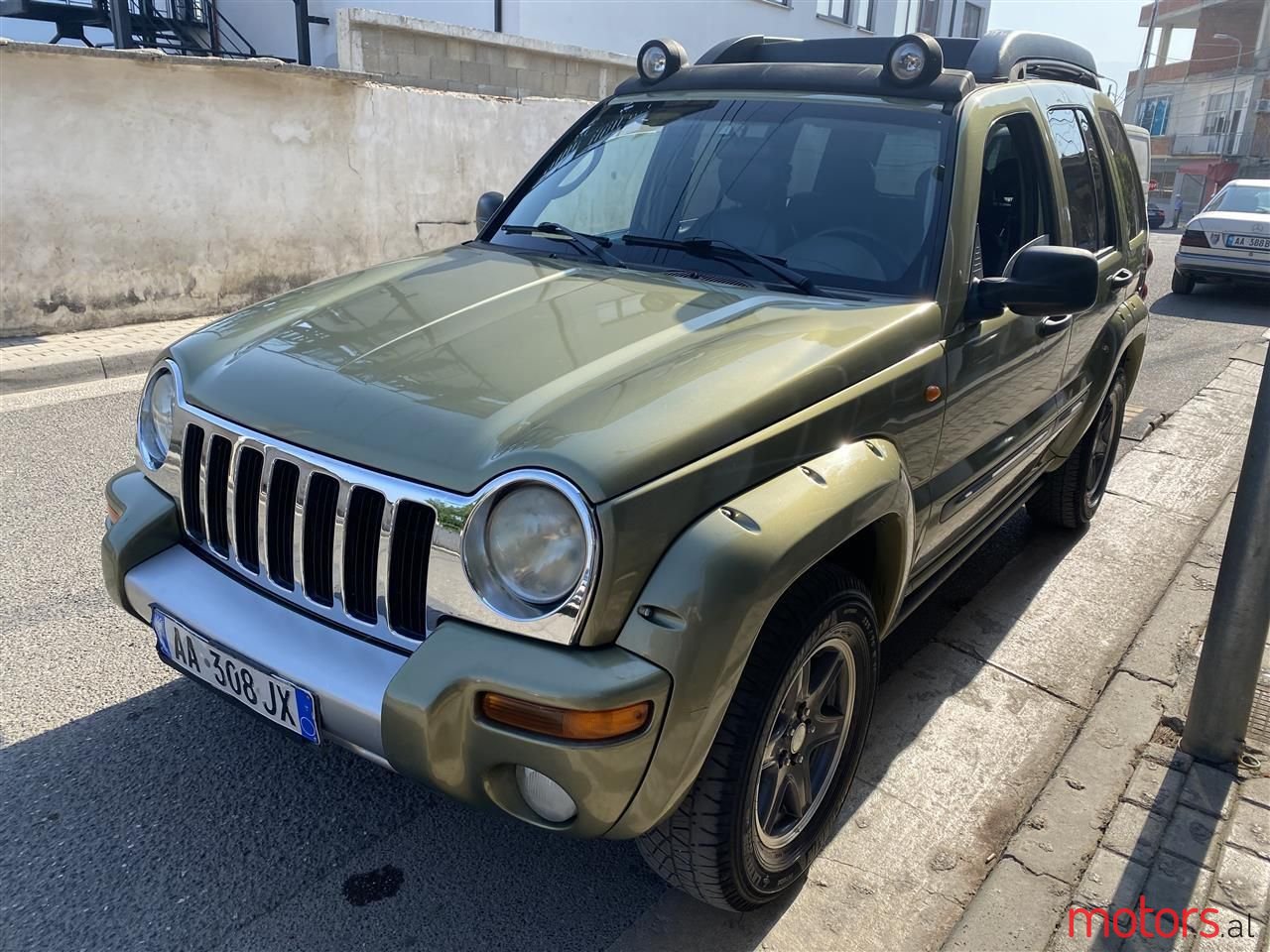 2004' Jeep Cherokee photo #1