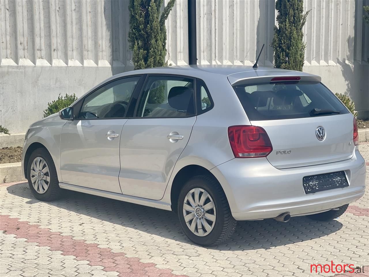 2011' Volkswagen Polo photo #6