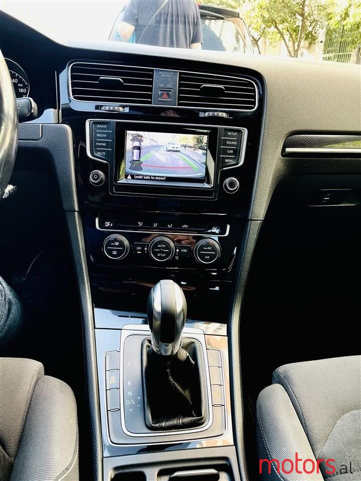 2013' Volkswagen Golf photo #3