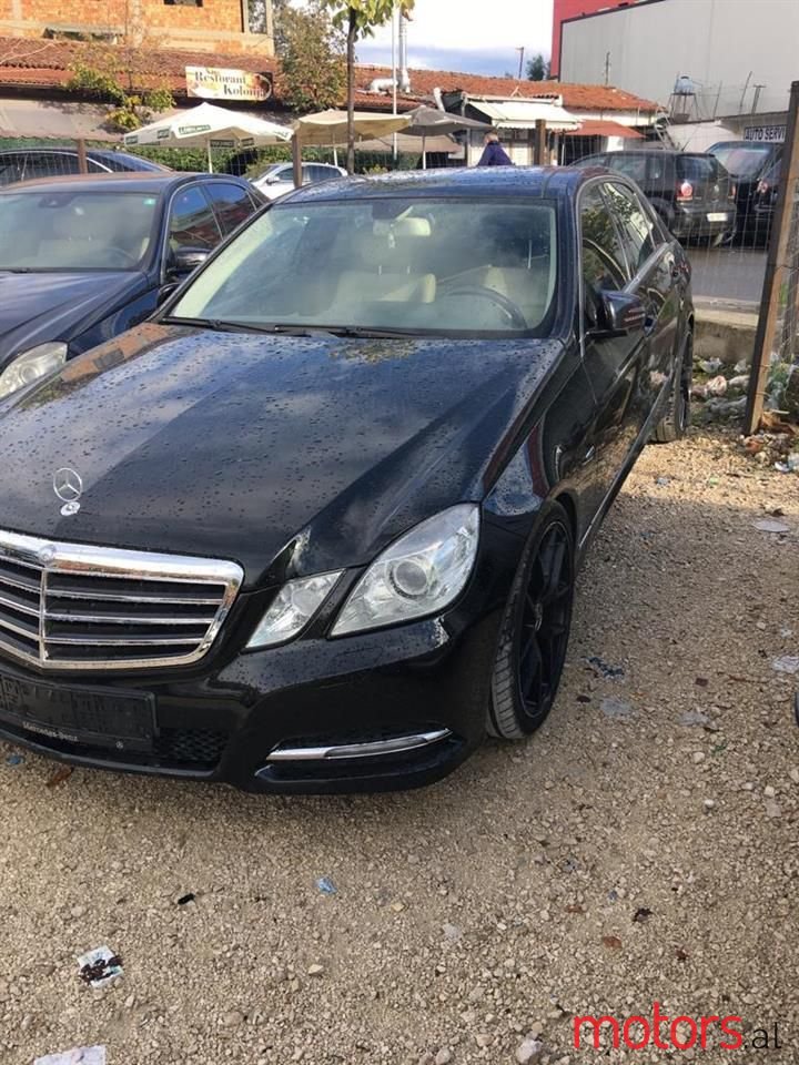 2011' Mercedes-Benz 250 photo #2