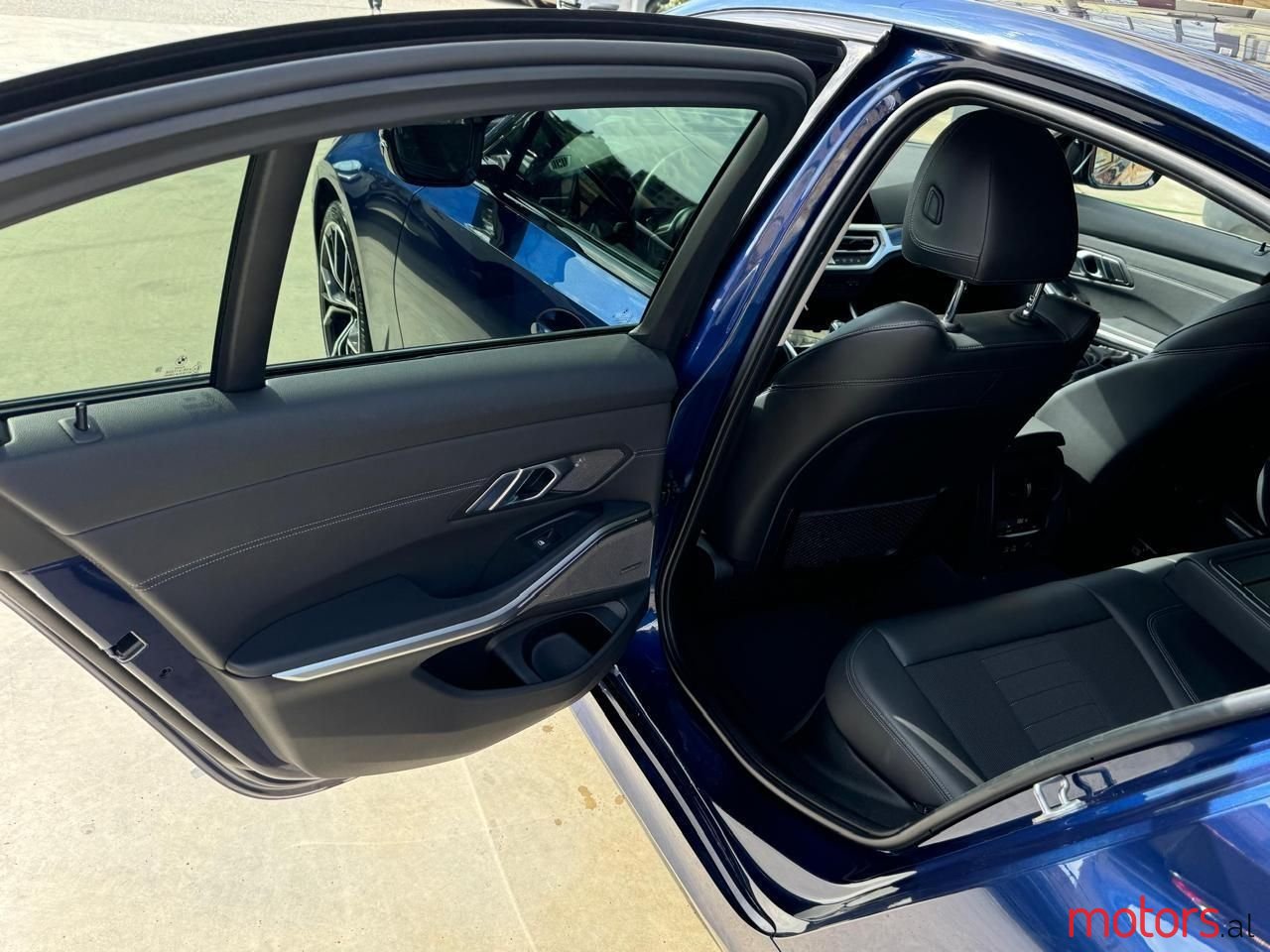 2019' BMW 320 photo #3