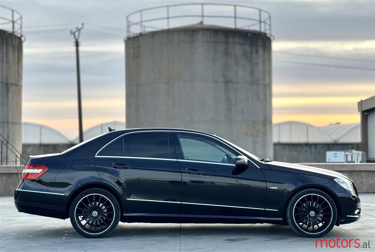 2012' Mercedes-Benz E 350 photo #2