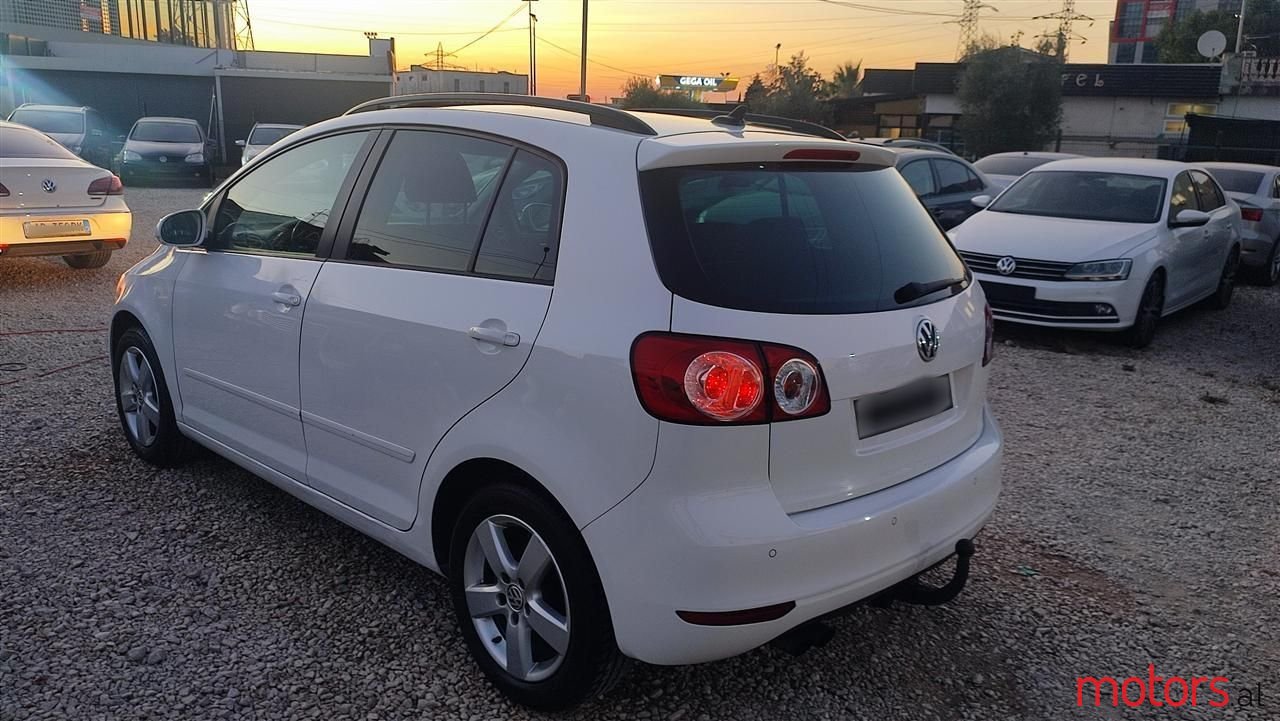 2010' Volkswagen Golf Plus photo #3