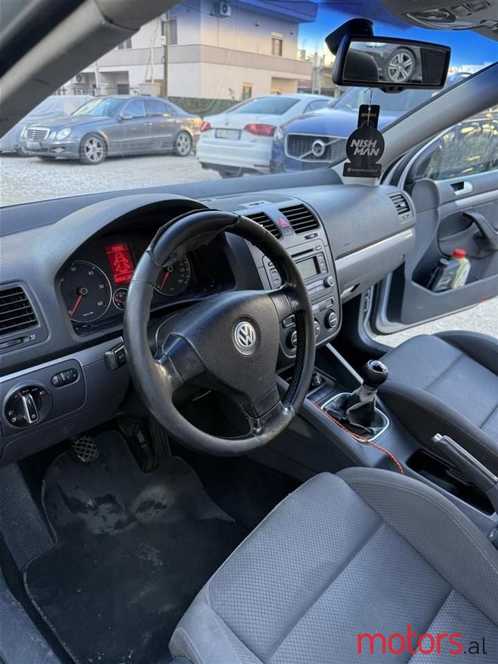 2006' Volkswagen Golf photo #5