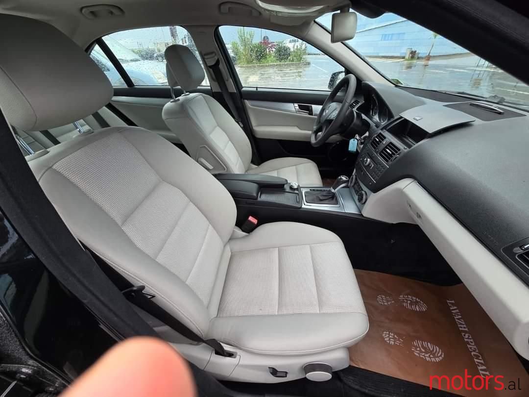 2010' Mercedes-Benz C 300 photo #4