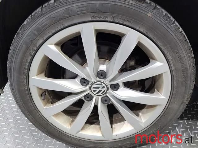 2016' Volkswagen Golf photo #6