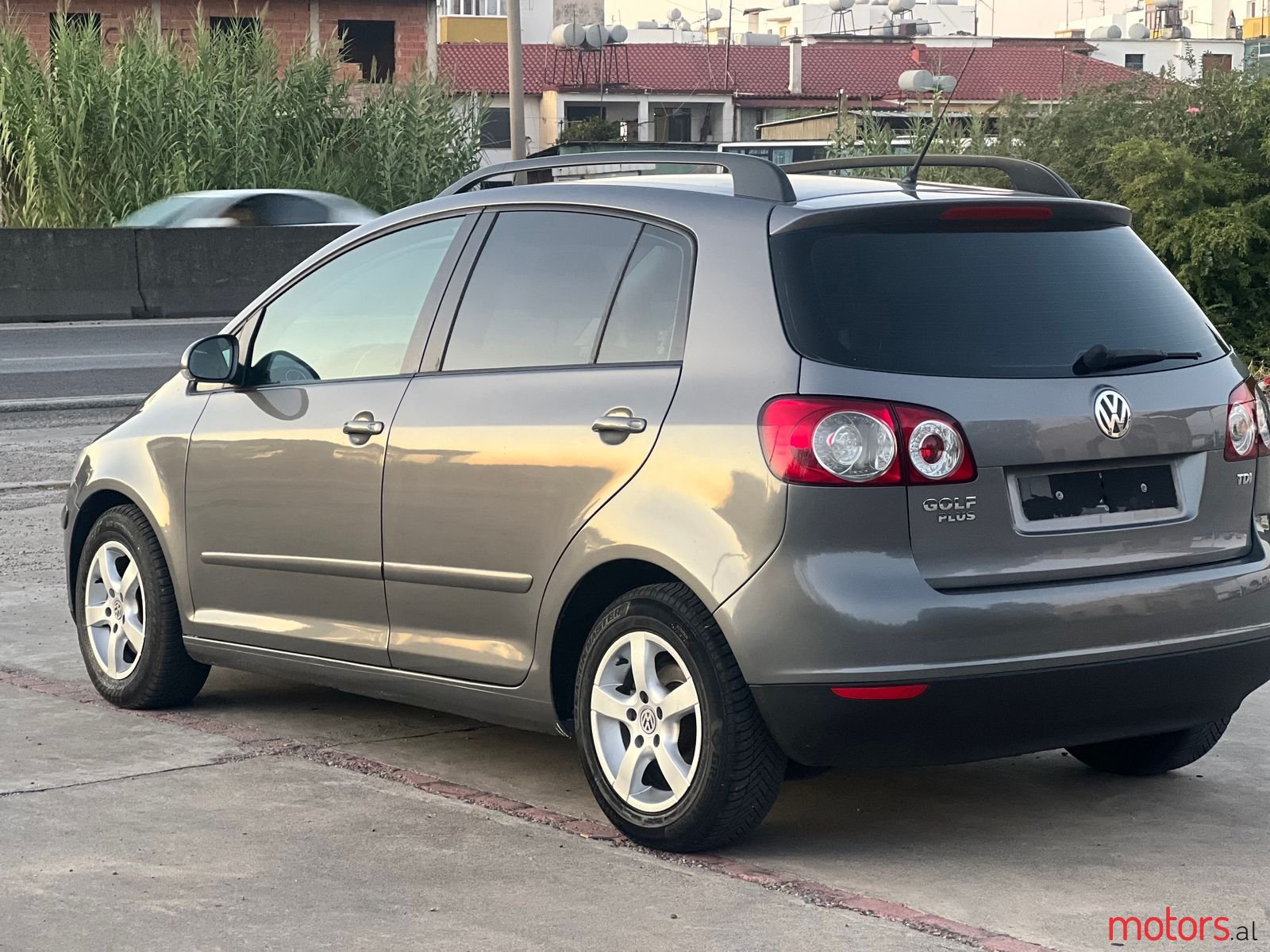 2008' Volkswagen Golf Plus photo #2