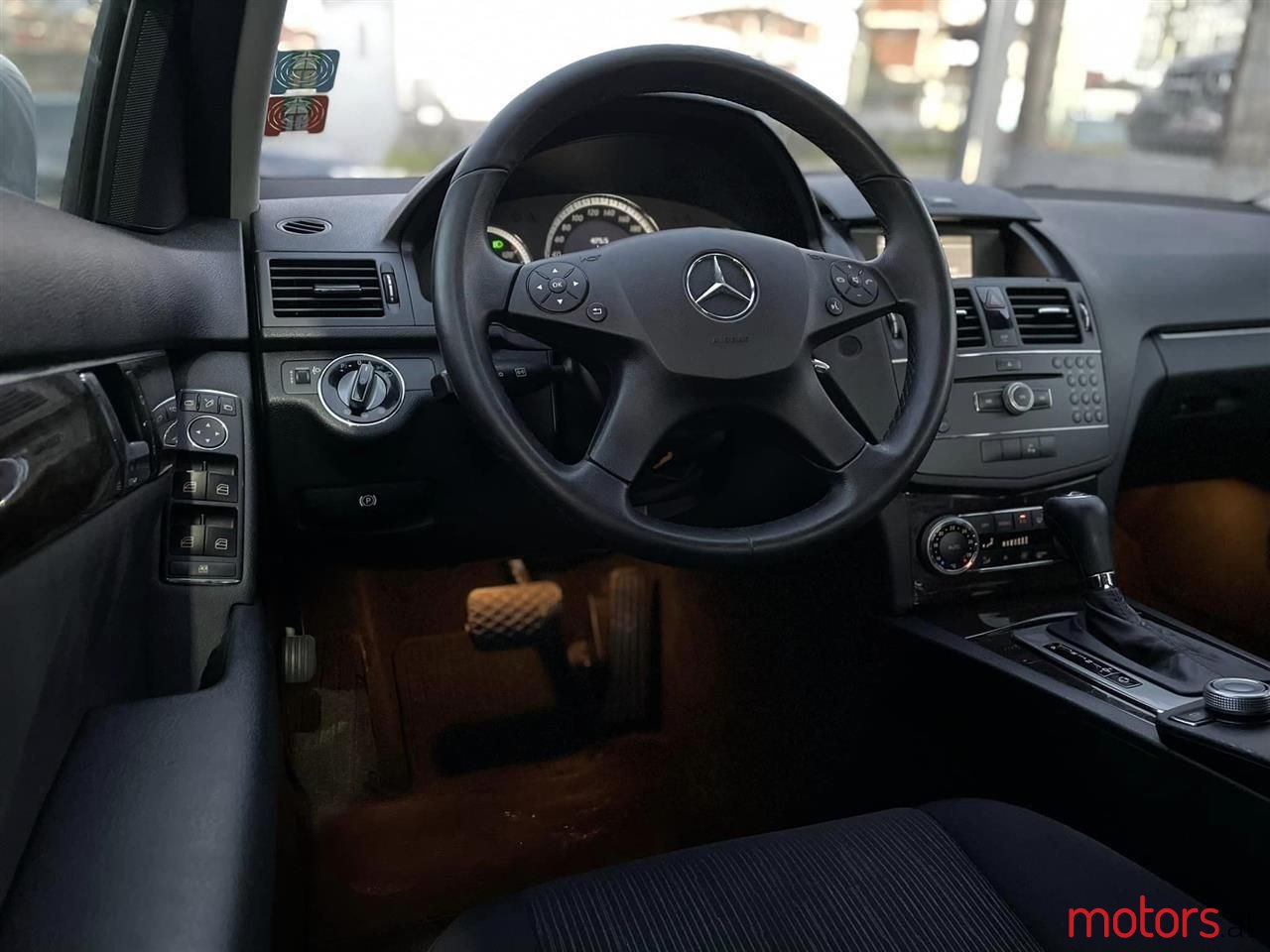 2009' Mercedes-Benz C 200 photo #3