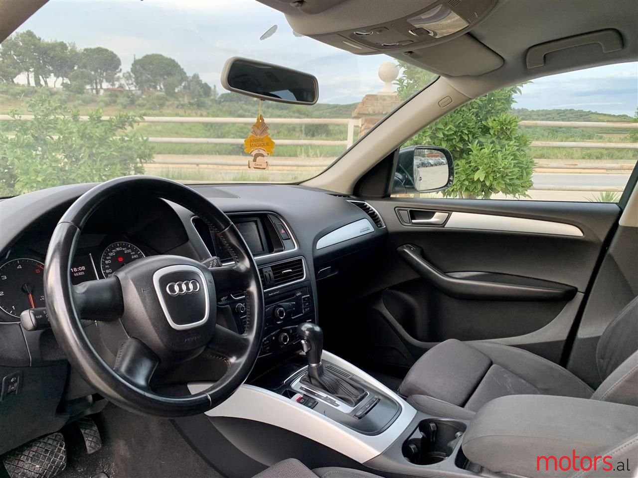 2011' Audi Q5 photo #2