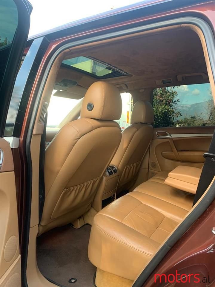 2008' Porsche Cayenne photo #2