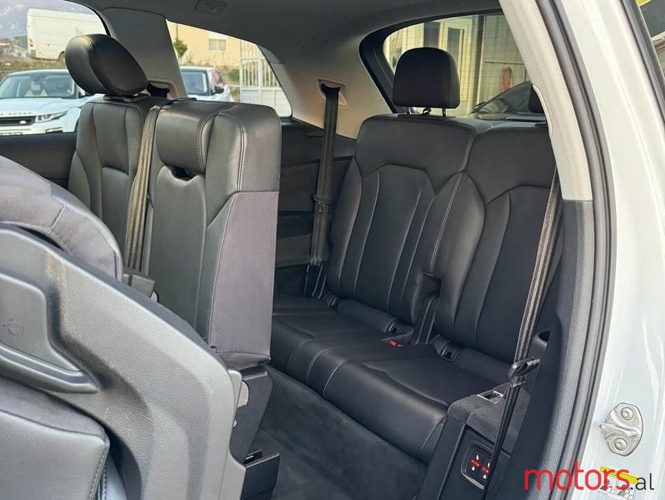 2017' Audi Q7 photo #6