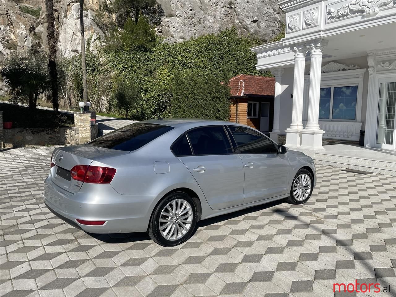 2011' Volkswagen Jetta photo #2