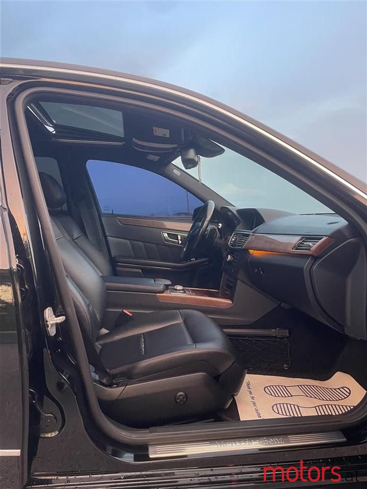 2010' Mercedes-Benz E 350 photo #6