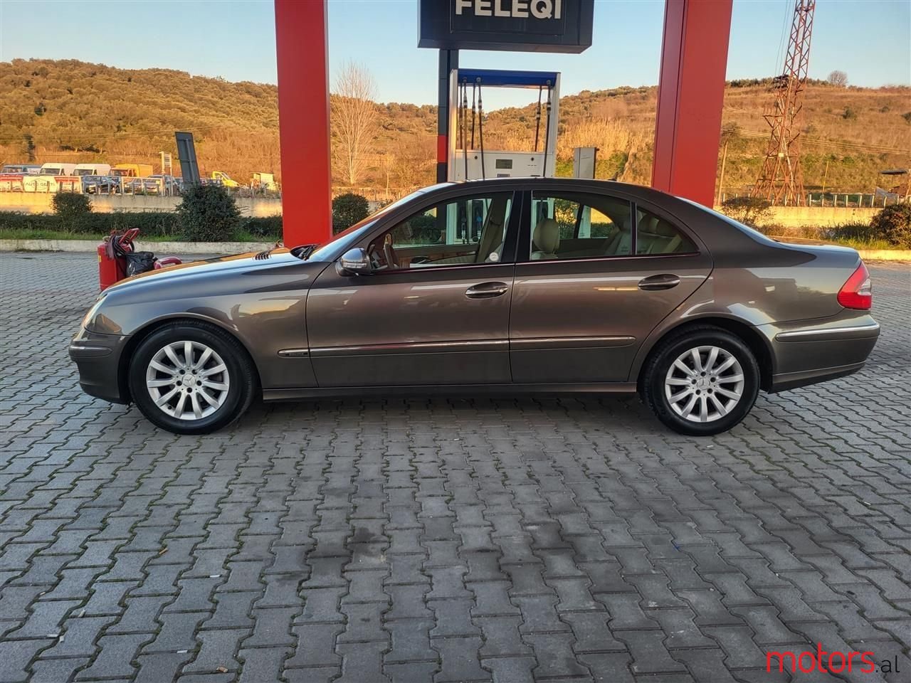 2007' Mercedes-Benz E 220 photo #5