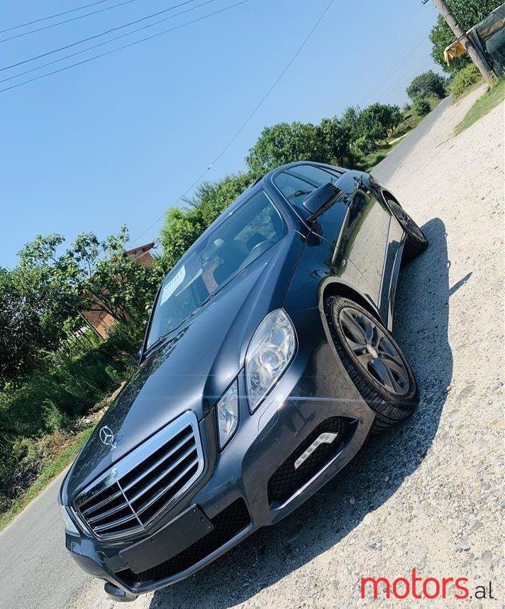 2010' Mercedes-Benz E 220 photo #1