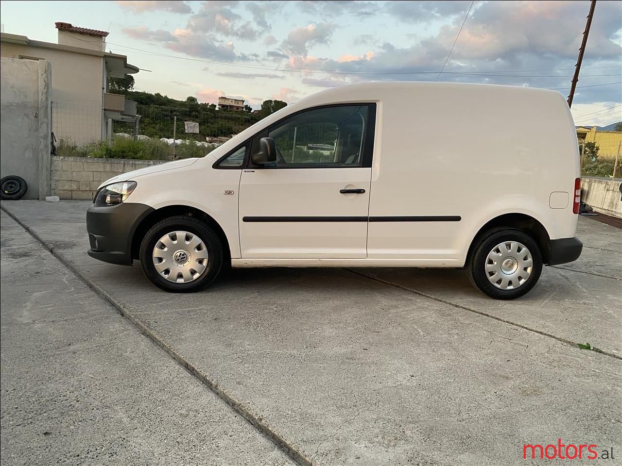 2010' Volkswagen Caddy photo #2