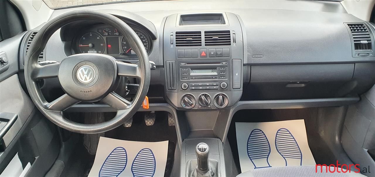 2006' Volkswagen Polo photo #6