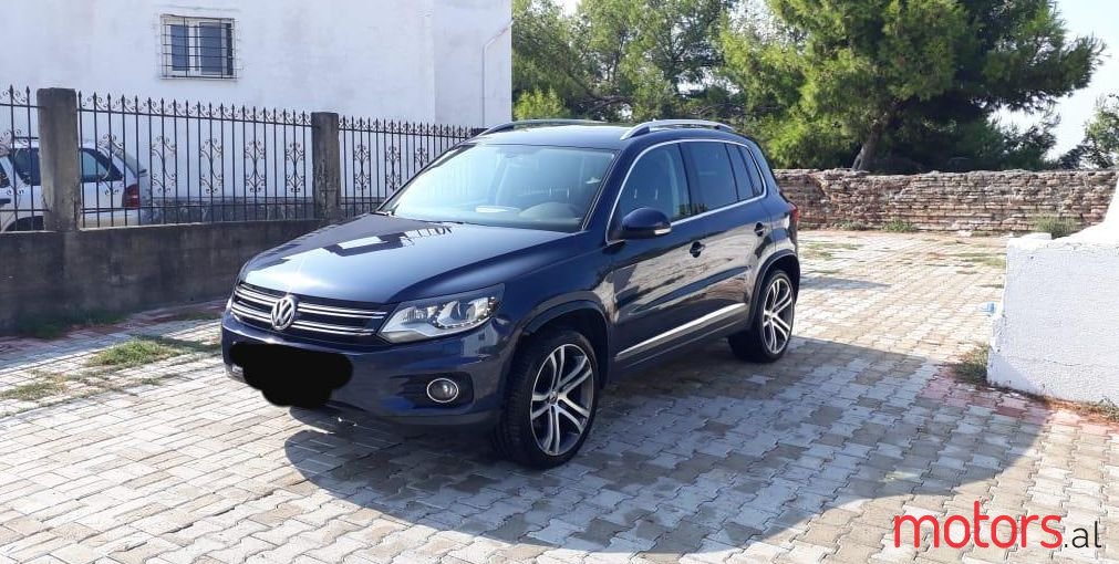 2012' Volkswagen Tiguan photo #1